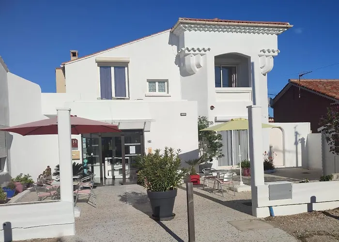 Hotel Le Calypso Hyeres photo