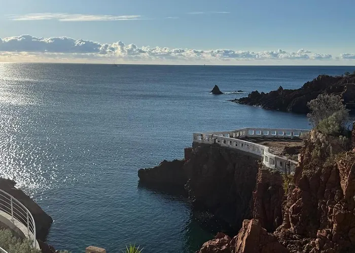 Appartement 3 Pieces Pieds Dans L 'Eau Front De Mer Sur La Cote D'Azur Le Trayas φωτογραφία