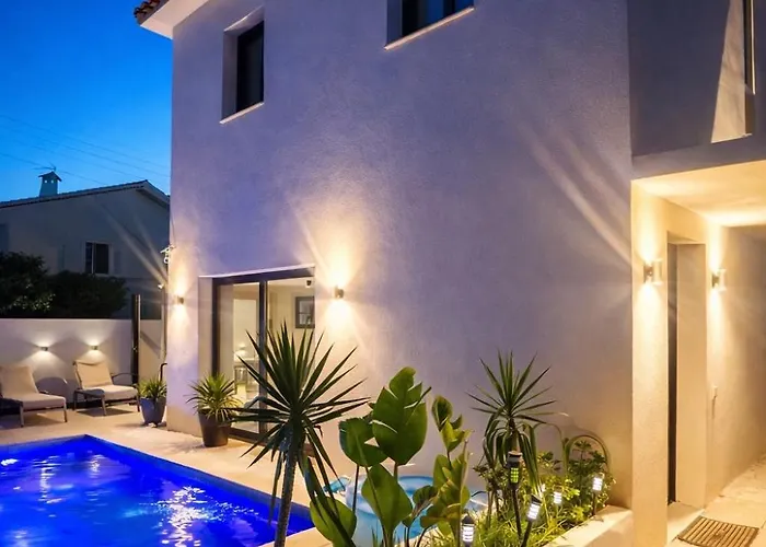 صورة Villa 4 Chambres Avec Piscine En Bord De Mer لا غارد