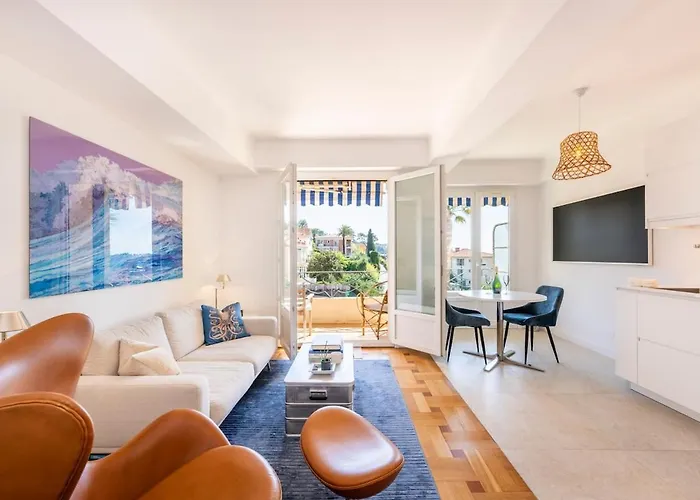 صورة 2-Bedroom Apartment With Sea View & Ac, فيليوفرُنش سور مير