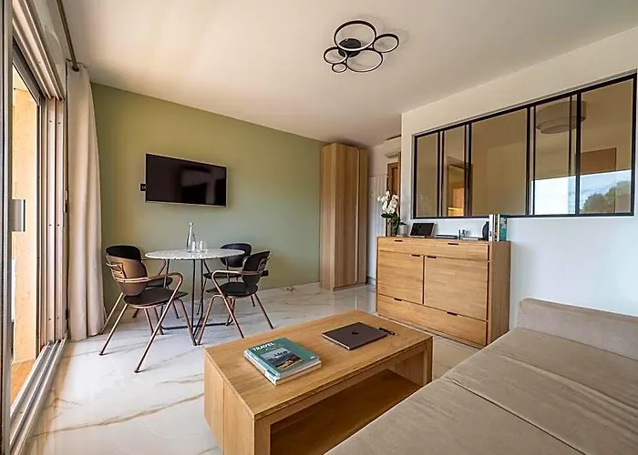 Eden Azur - Residence Hoteliere Golfe-Juan fotoğrafı